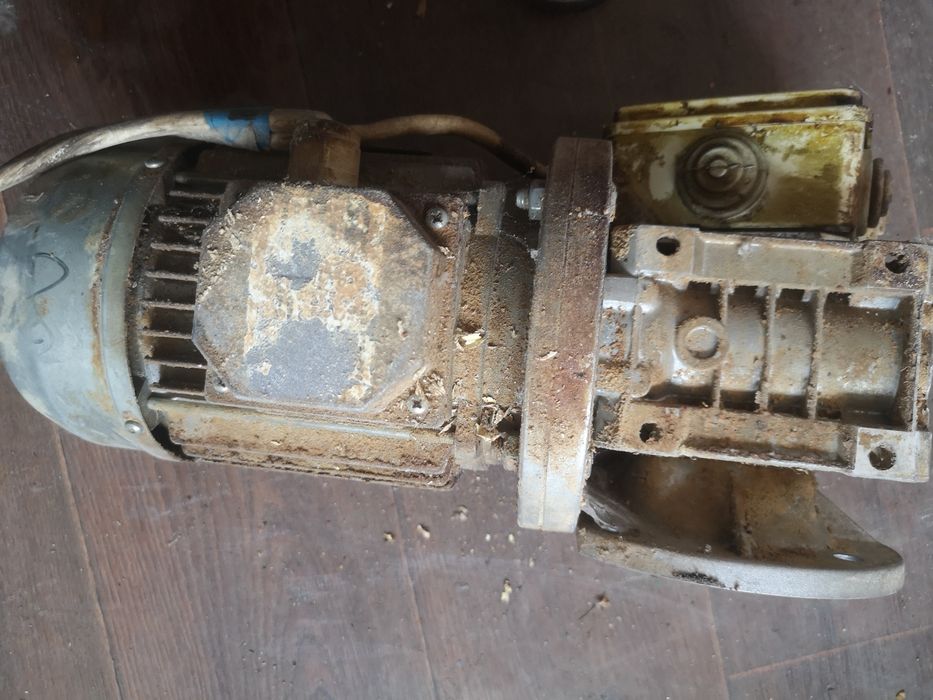 Мотор редуктор электрический