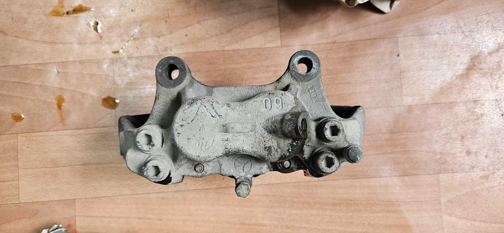 Четырёхпоршневые передние суппорты W124 E320.