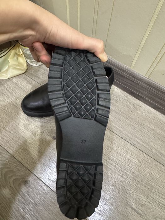 Продам новые кожанные полуботинки