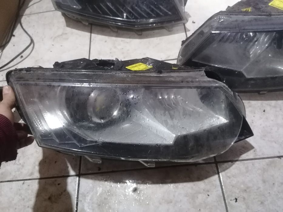 Inlocuire sticla faruri | Reetansare faruri | Reparatii leduri| Far