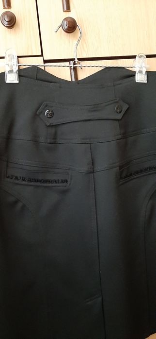 Черна елегантна пола