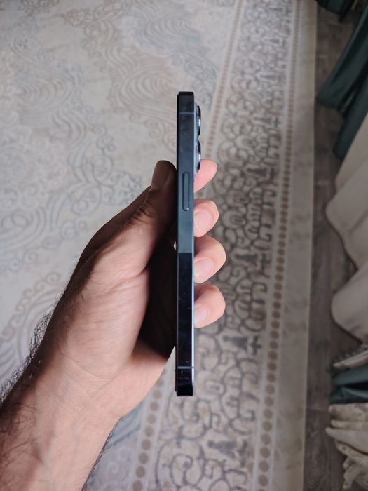 Продам iphone 13 pro, память 256 гб