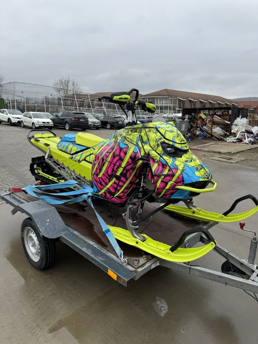 Snowmobile ski-doo summit x expert 850 e-tech turbo R shot TOUCHSCREEN