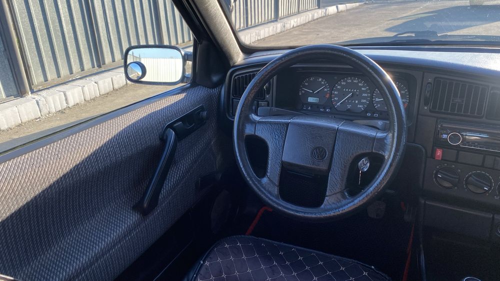 Продам авто Volkswagen Passat B3 sedan