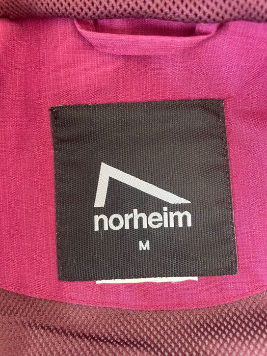 Дамско яке против вятър и дъжд на норвежката фирма Norheim