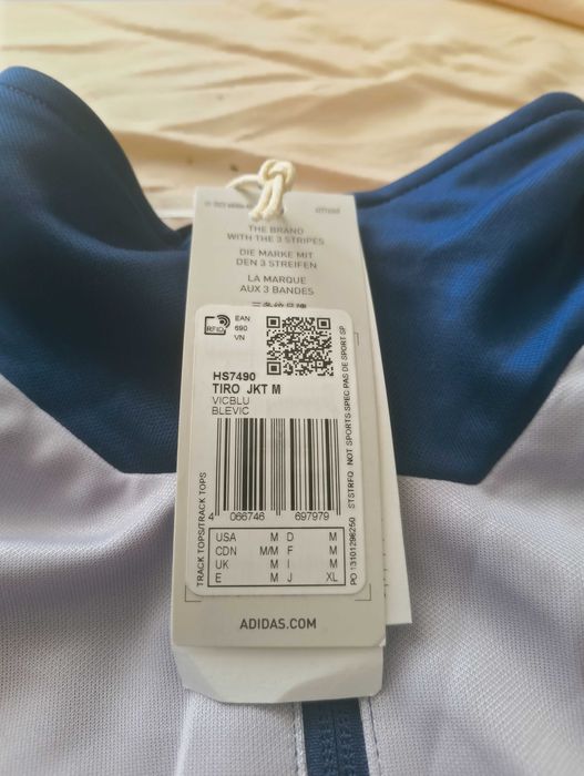 Оригинално горнище Адидас чисто ново