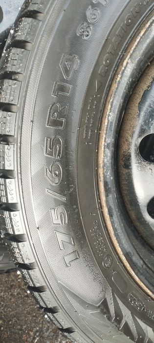 Шины с дисками комплект