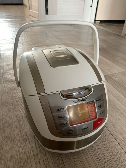 Мультиварка  REDMOND