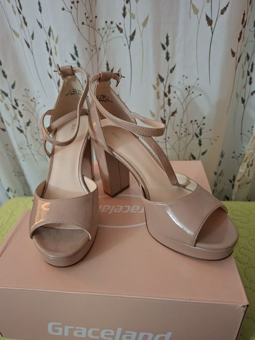 Sandale Nude Elegante