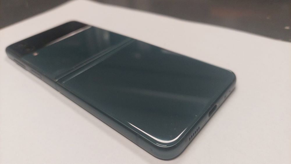 Samsung Z Flip 3  5G 128GB Без Кутия и Гаранция