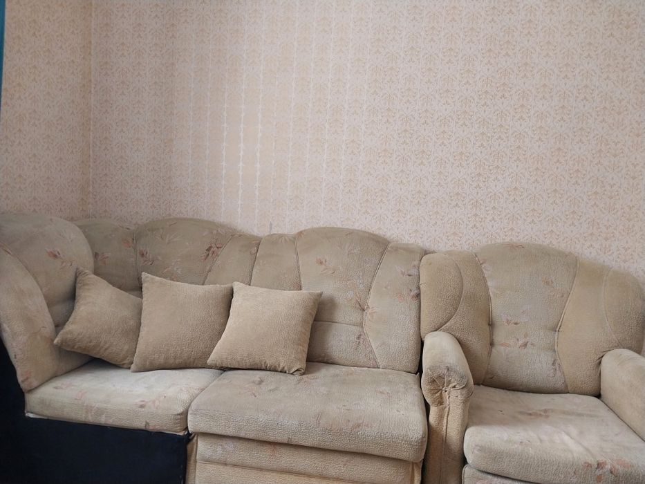 Диван тегін беремін.