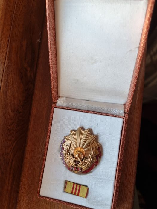 Medalie,insigna,ordinul muncii clasa 3 -a RSR