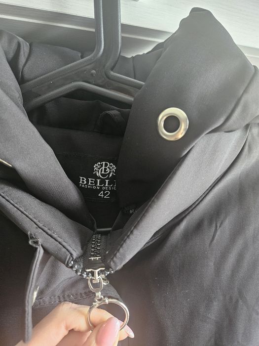 Продам куртку женскую