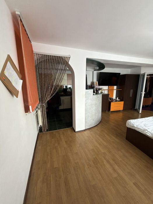 Inchiriez apartament 3 camere