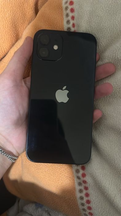 Продам Айфон 12  состояние отличное