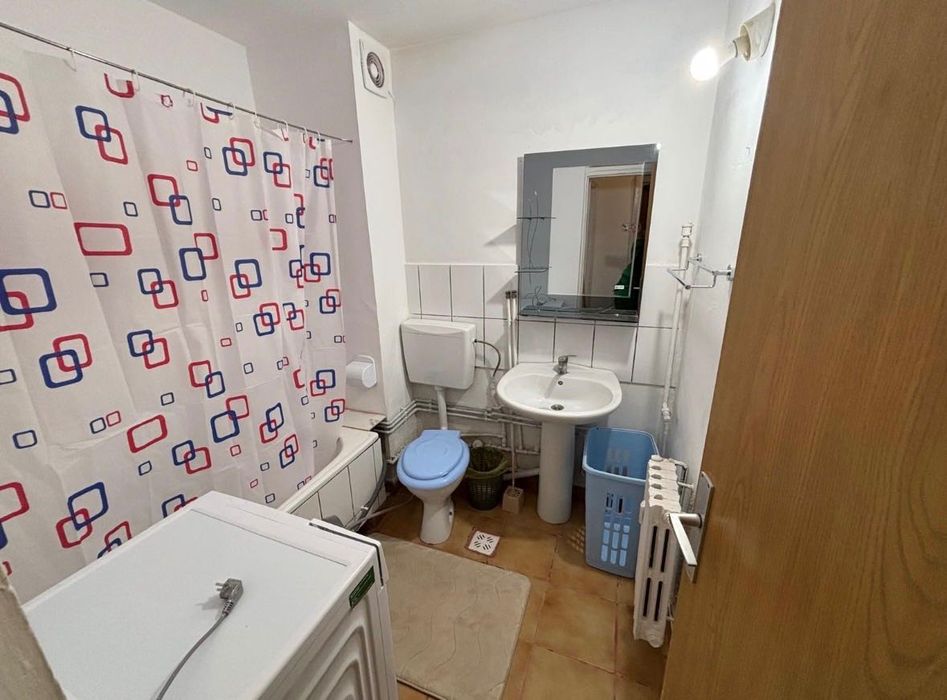 Închiriez garsonieră
