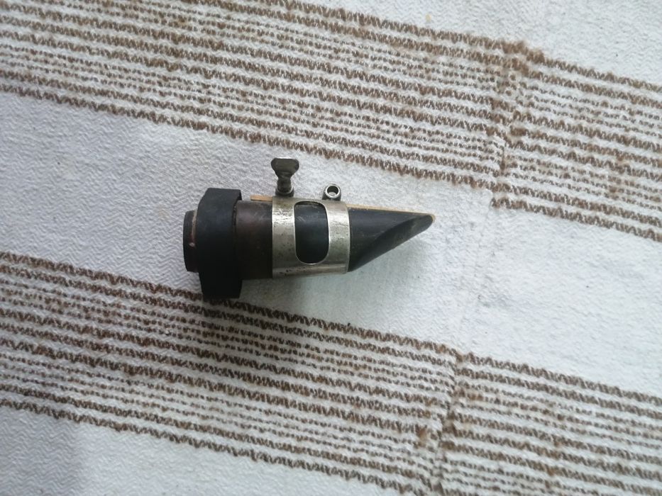 Мундщук с платък и гривна. Два броя.