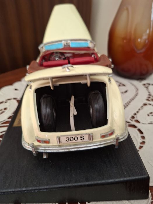 Maisto 1955 Mercedes-Benz 300S (лят автомобил - мащаб 1:18)