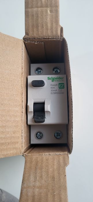 Диф автомат Schneider 40А