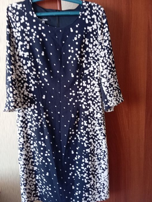 Продам платья очень много