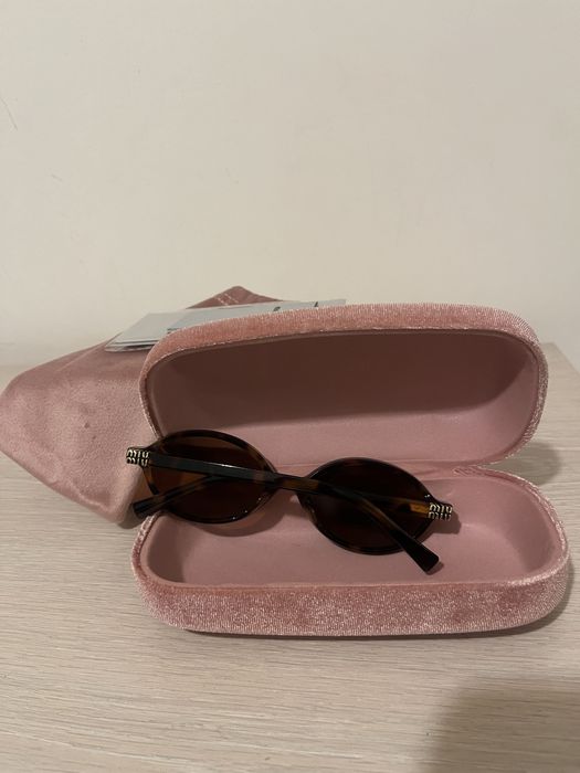 Ochelari de soare miu miu