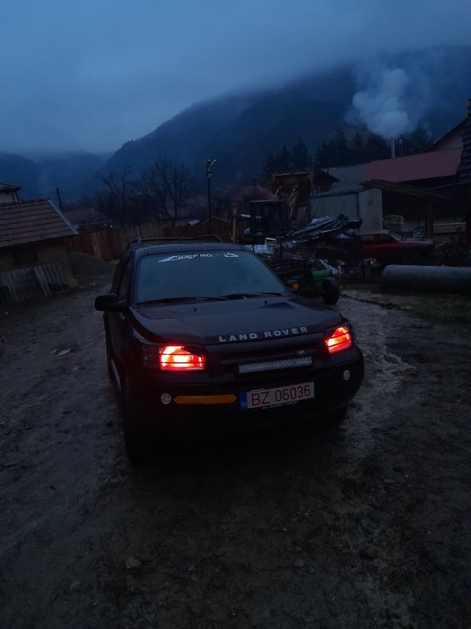 Vând land rover freelander 1td4 pentru piese.  De preferat intreg