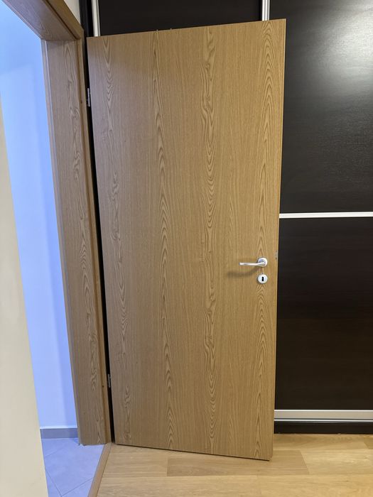 Интериорни врати -9 броя с каси