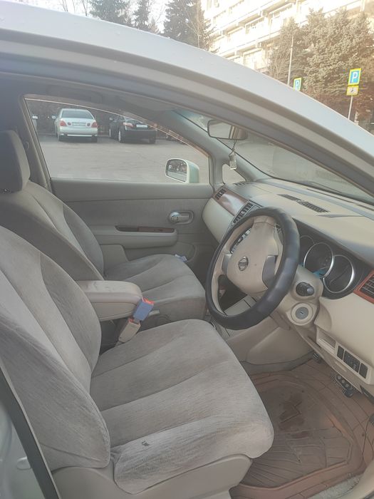 Ниссан тиида  авто