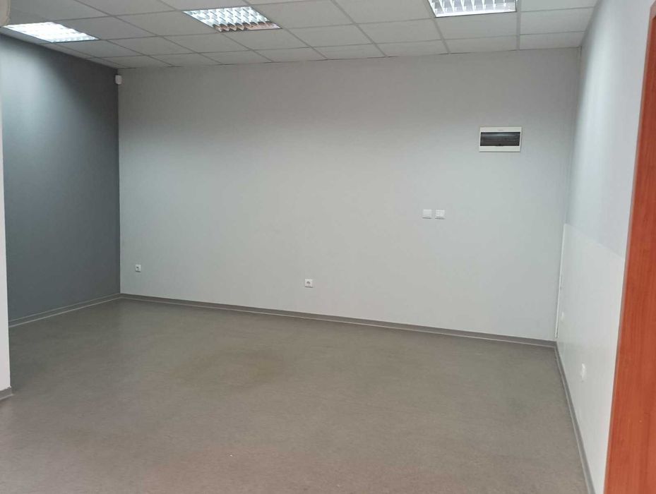 Дава се под наем Офис в София, Студентски град - 40 кв.м за 357 € - Снимка #1