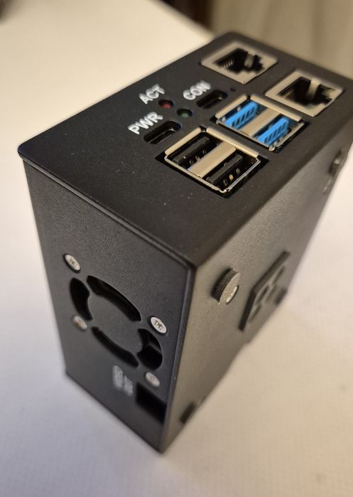 PiKVM V3  Pre ansamblat cu Raspberry Pi 4 cu 8Gb ram inclus in device