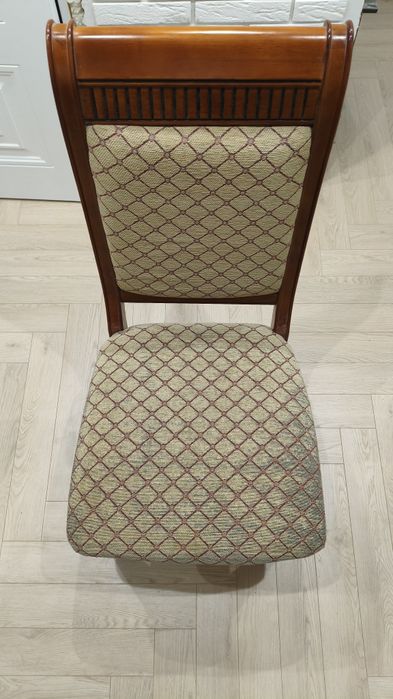 Продаются стулья для гостиной