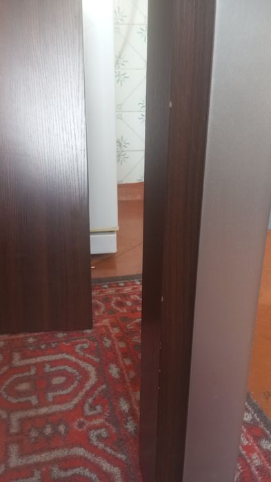 Стол из дерева.Раздвижной.Длинна 2,5 метра.