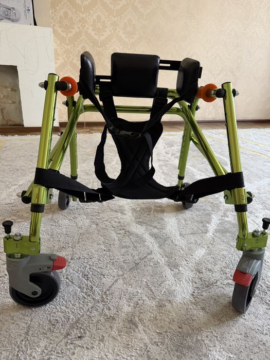 Ходунок с дополнительной опорой для детей