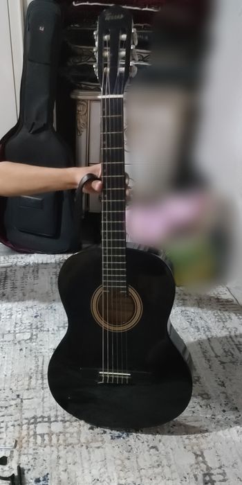 Terris  klassik gitara   barcha jihozlari bilan eng arzon narxda