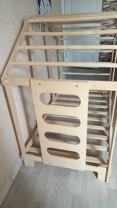 кровать детская  80на 180см дерево прочная