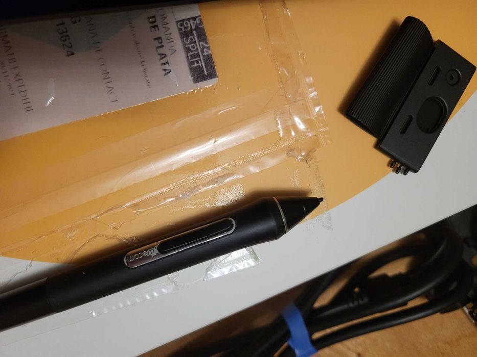 Графичен дисплай Wacom Cintiq 16