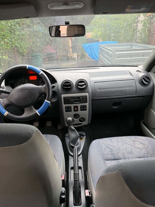 Vând Dacia Logan 1,6 benzina