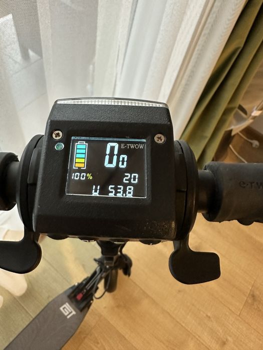 Trotinetă electrică E-TWOW GT 504 Wh – doar 248 km – cutie originală