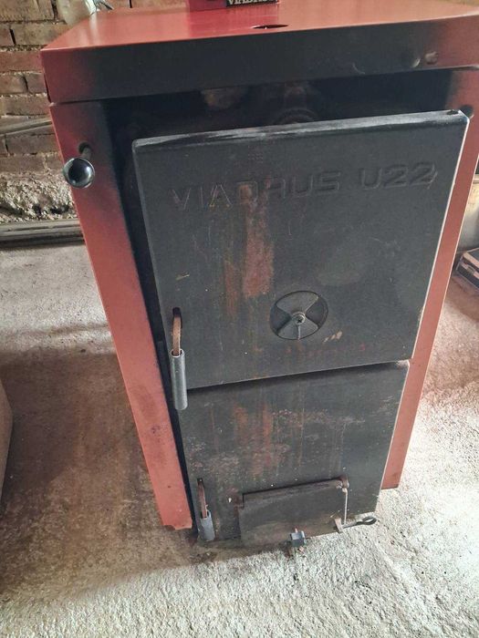 Чугунен котел Viadrus U22 на твърдо гориво