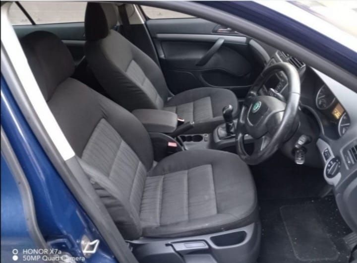 Polița skoda octavia 2 facelift 1.6 tdi 105 cp cayc albastru LF5A