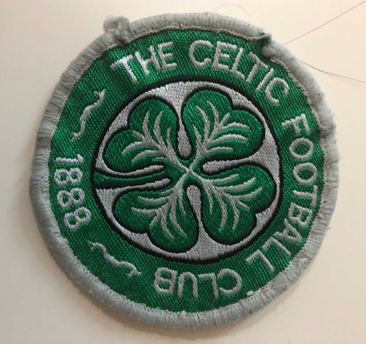 Продавам футболни флагчета, нашивки от края на 80-те години на ХХ в.