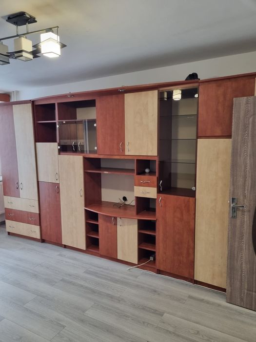 Dau în chirie garsoniera, str. Aluminei, Oradea