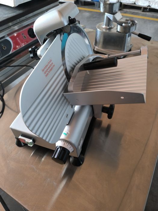 Гушт кескич, Гушт парраклагич, Слайсер. Мясорезка,