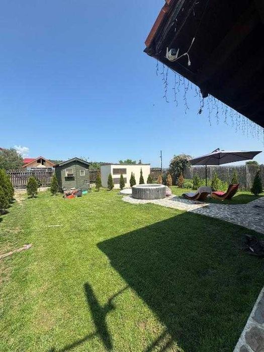 Proprietar, inchiriez casa spatioasa, cocheta, P+M, zona Branului