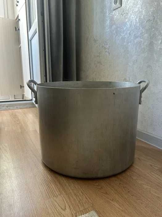 кастрюли 40 литров, б/у