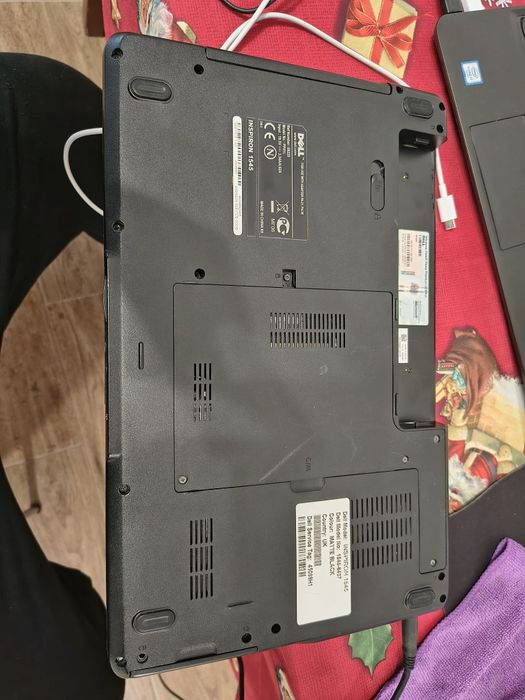 Laptop Dell Inspiron 1545- pentru piese