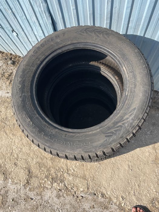 Продается бушные, зимние шины.
