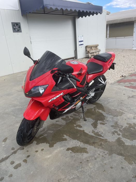 Vand Honda CBR F4i