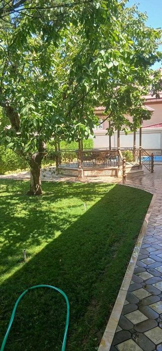 Олтинтепа махалля(Циолковского).Продам 2дома на 17сотках.Фасад 28м*61м
