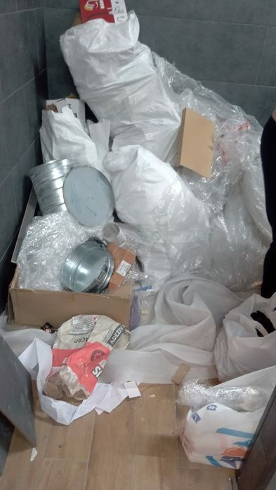 Transport moloz debarasam car mobila evacuam subsoluri caram moluz